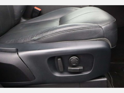 Land Rover Discovery 3.0 Discovery Anniversary Edition SDV6 Auto 4WD 5dr 17