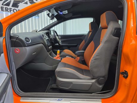 Ford Focus 2.5 SIV ST-2 Hatchback 3dr Petrol Manual (224 g/km, 221 bhp) 29