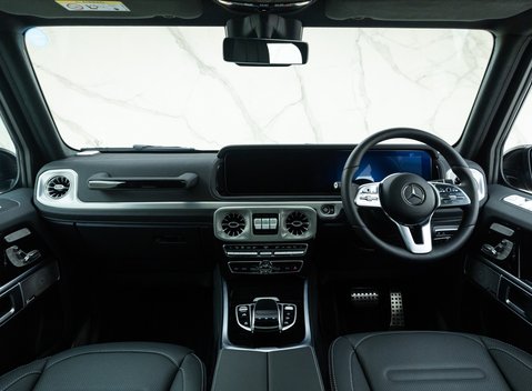 Mercedes-Benz G Class G400d AMG LINE PREMIUM PLUS 18