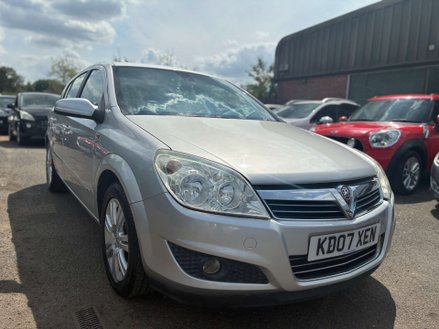 Vauxhall Astra 1.8i 16v Design Hatchback 5dr Petrol Automatic (187 g/km, 138 bhp)