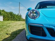 Porsche 911 CARRERA GTS 21