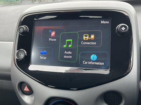 Toyota Aygo 1.0 VVT-i X-Play 5dr 27