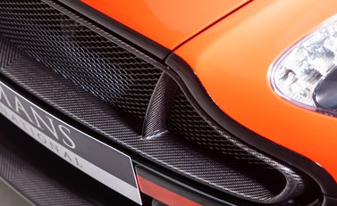 Aston Martin V12 Vantage S 28