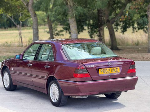 Mercedes-Benz C Class 2.0 C200 Elegance Auto 4dr 24