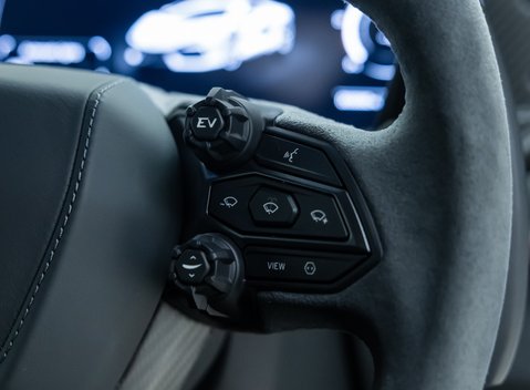 Lamborghini Revuelto 17