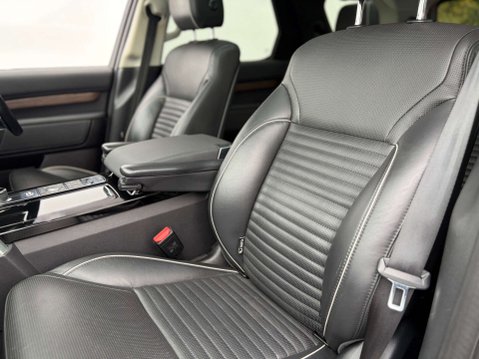 Land Rover Discovery 3.0 Discovery HSE SDV6 Auto 4WD 5dr 81