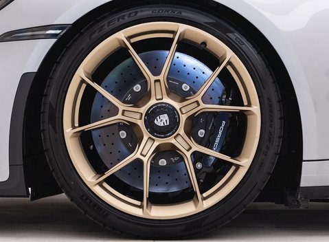 Porsche 911 (992) GT3 Touring 8