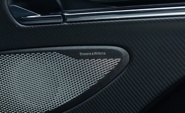 Aston Martin DB12 V8 23