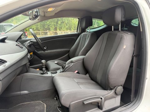 Renault Megane 1.5 dCi Dynamique Euro 4 3dr 20