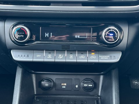 Hyundai KONA T-GDI PREMIUM MHEV 27