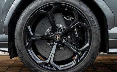 Lamborghini Urus 10
