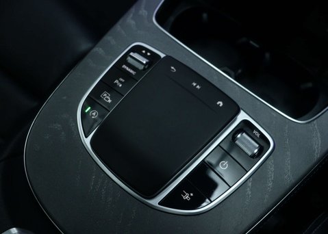 Mercedes-Benz E Class 2.0 E300h MHEV AMG Line Night Edition (Premium Plus) Coupe 2dr Petrol Hybri 32