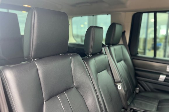 Land Rover Discovery SDV6 SE AUTO 7 SEATER 29