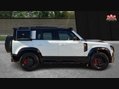 Land Rover Defender X-DYNAMIC SE 10