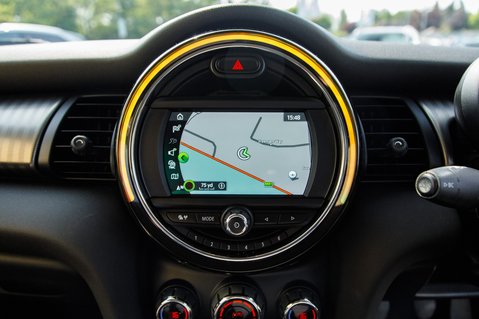 Mini Hatch COOPER EXCLUSIVE 25