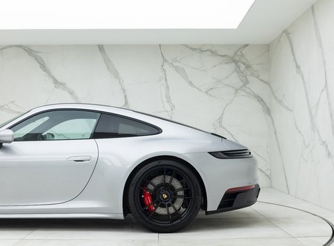 Porsche 911 (992) Carrera 4 GTS 26