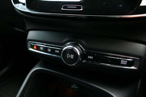 Volvo XC40 2.0 XC40 R-Design T4 AWD Auto 4WD 5dr 34