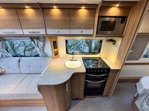 Bailey Pegasus Brindisi GT70 20