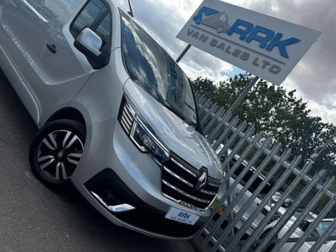 Renault Trafic 2.0 Trafic LL30 Sport + Blue DCI A 28
