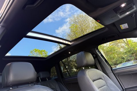 Volkswagen Tiguan R-LINE TDI DSG - RARE LEATHER INTERIOR - APPLE CAR PLAY -CAMERA 65