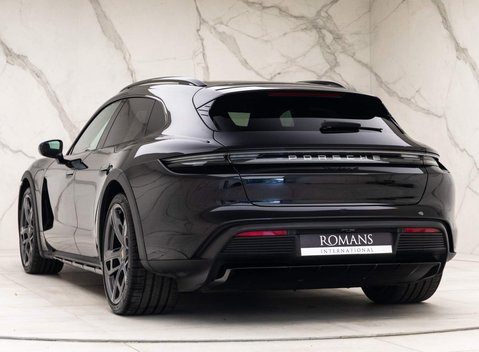 Porsche Taycan 4 CROSS TURISMO 4