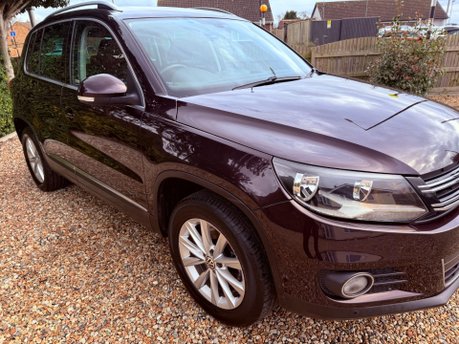 Volkswagen Tiguan 2.0 TDI BlueMotion Tech SE DSG 4WD Euro 5 (s/s) 5dr 9