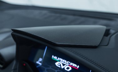 Lamborghini Huracan LP640-4 EVO 21