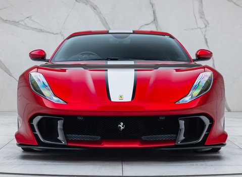 Ferrari 812 Competizione 4