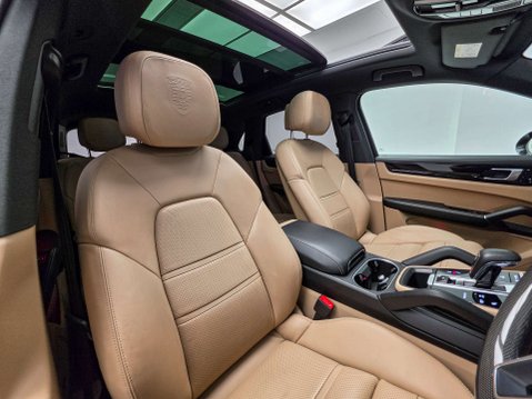 Porsche Cayenne 3.0 V6 E-Hybrid 17.9kWh SUV 5dr Petrol Plug-in Hybrid TiptronicS 4WD Euro 6 31