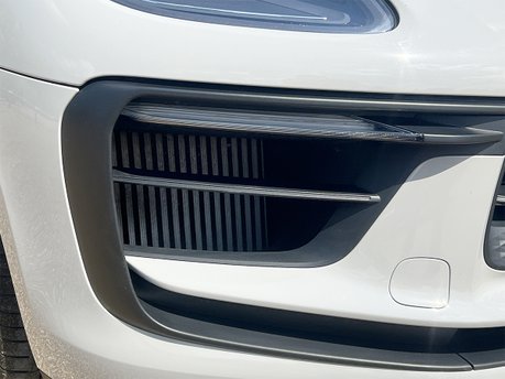 Porsche Macan S PDK 14