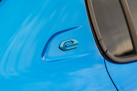 Peugeot 208 ALLURE PREMIUM 13