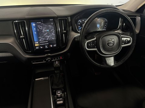 Volvo XC60 D4 MOMENTUM PRO AWD 13