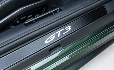 Porsche 911 (992) GT3 Touring 18