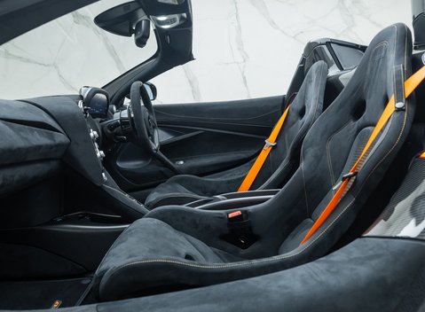 McLaren 765LT Spider 23