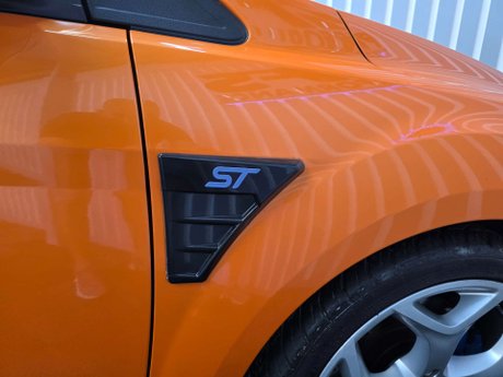 Ford Focus 2.5 SIV ST-2 Hatchback 3dr Petrol Manual (224 g/km, 221 bhp) 44