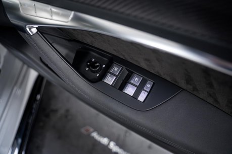 Audi RS6 4.0 TFSI V8 Vorsprung Estate 5dr Petrol Tiptronic quattro Euro 6 (s/s) (600 27