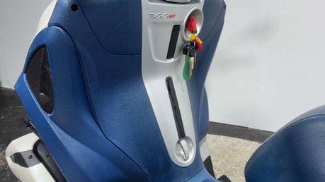 Piaggio MP3 YOURBAN LT 2015 3K NEW MOT NEW TYRES TRIKE 3 WHEELER 300CC 39