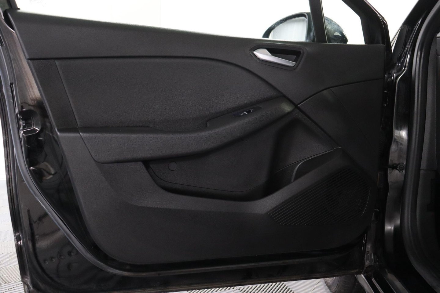 2020 Renault Clio — image 37