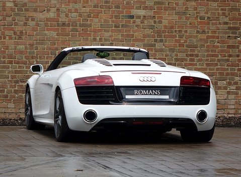 Audi R8 V10 Spyder 16