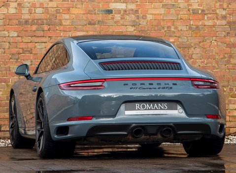Porsche 911 (991.2) Carrera 4 GTS 3