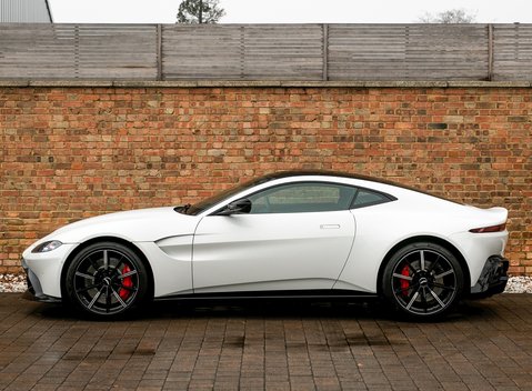 Aston Martin V8 Vantage 2