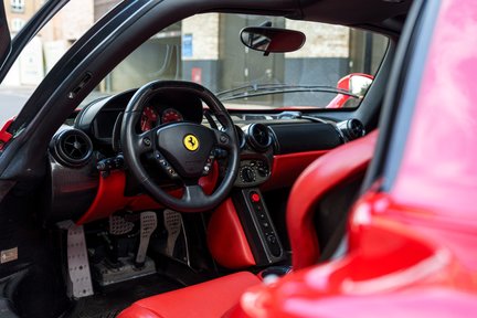 Ferrari Enzo 16