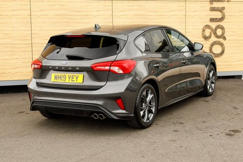 Ford Focus ST-LINE 2