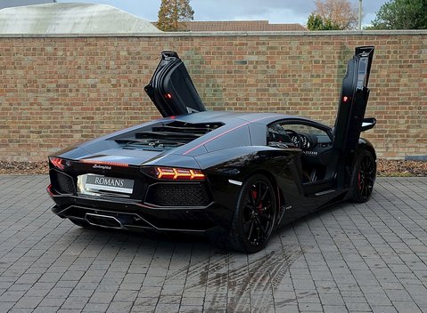 Lamborghini Aventador LP 700-4 Pirelli Edition 24