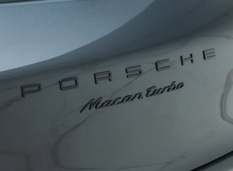 Porsche Macan TURBO 36