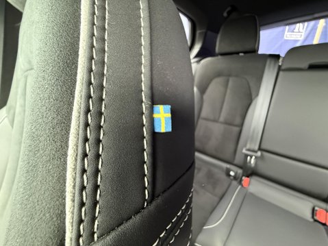Volvo XC40 2.0 B4 MHEV Plus Dark SUV 5dr Petrol Hybrid DCT Auto Euro 6 (s/s) (197 ps) 28