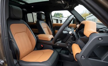 Land Rover Defender 110 X P400 12