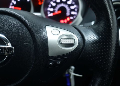 Nissan Juke 1.6 Acenta SUV 5dr Petrol Manual Euro 5 (s/s) (117 ps) 29