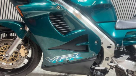 Honda VFR 1997 ONLY 15K GREAT LOOKING LIGHT PROJECT BIKE CLASSIC TOURER 750CC 13