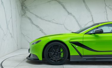 Aston Martin Vantage GT12 45